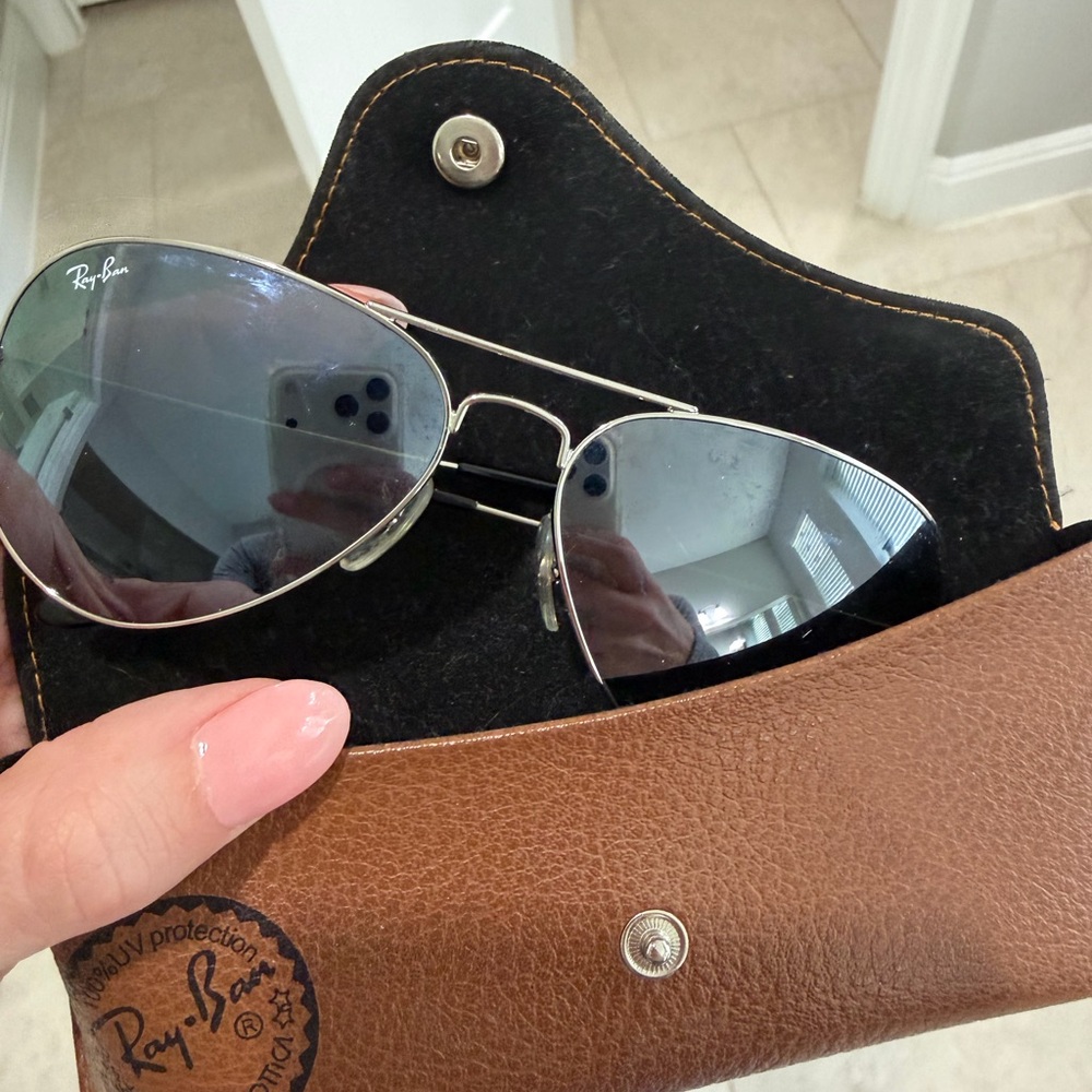 Ray-Ban Aviator Sunglasses - Silver Frame with Gray Lenses